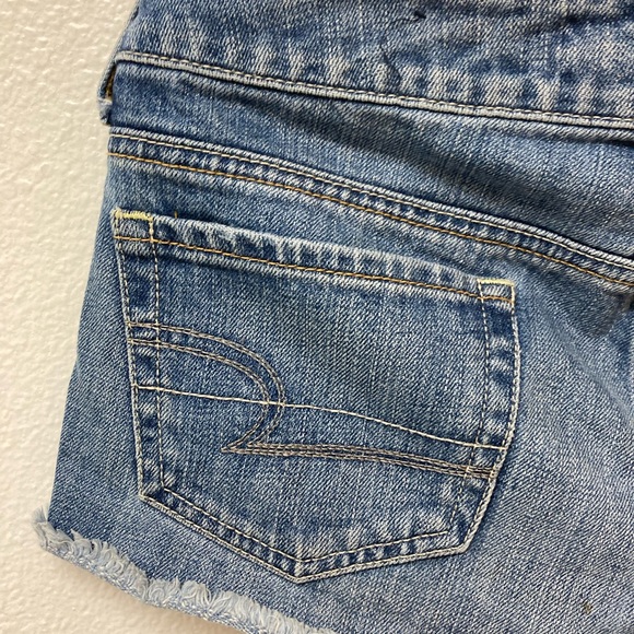 AMERICAN EAGLE OUTFITTERS Jean Shorts with Metalluc Stars on Pockets Size 4 - Picture 8 of 8